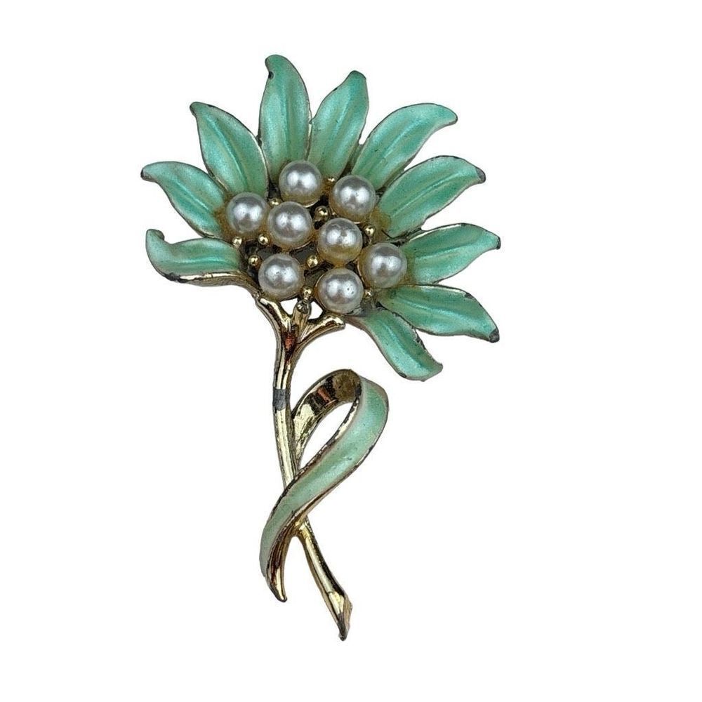 Green flower with pearl Center broche